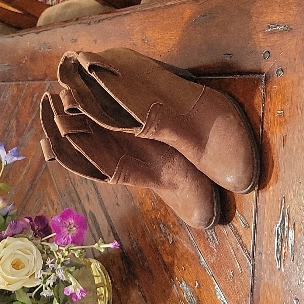 Vince Camuto Hillsy Bootie in Sequoia Tumbled Buff Goat Sz 7.5